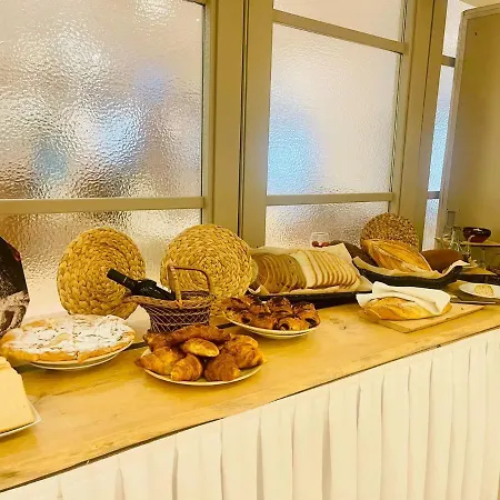 Jeni & Restaurant Es Mercadal