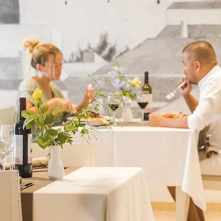 Otel Jeni & Restaurant Es Mercadal