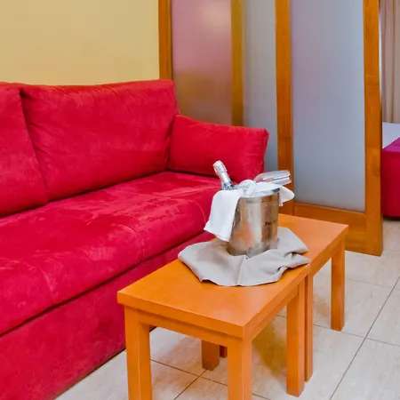 Jeni & Restaurant 3* Es Mercadal