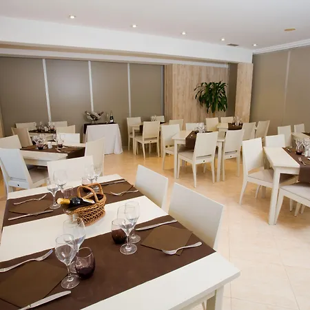 Jeni & Restaurant Es Mercadal