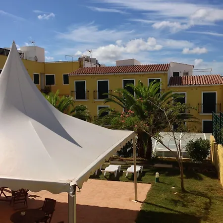Jeni & Restaurant Hotel Es Mercadal