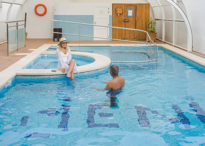 Jeni & Restaurant Hotel