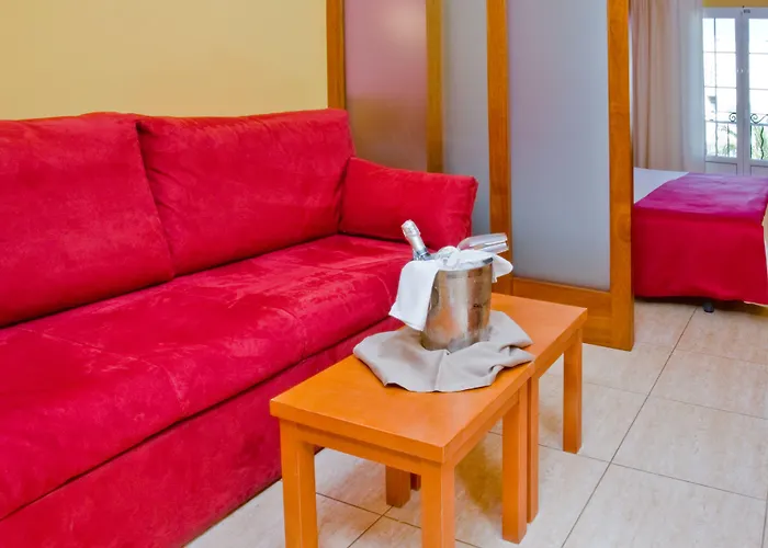 Jeni & Restaurant 3* Es Mercadal