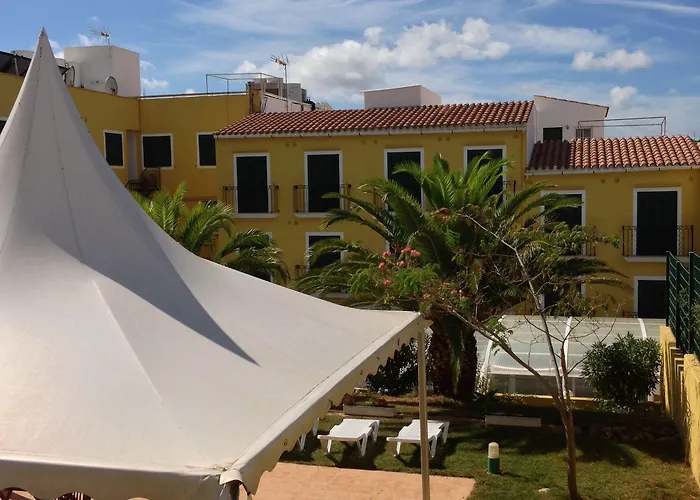 Jeni & Restaurant Hotel Es Mercadal