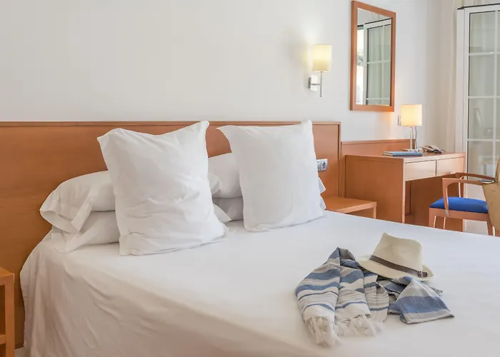 Jeni & Restaurant Hotel 3*