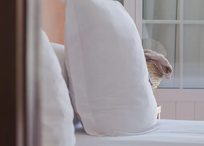 Jeni & Restaurant Hotel