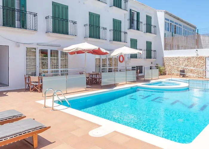 Jeni & Restaurant 3* Es Mercadal