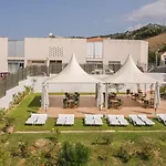 Jeni & Restaurant Hotell