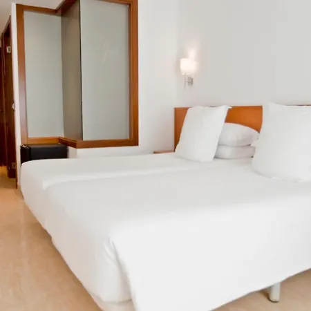 Hotel Jeni & Restaurant Es Mercadal