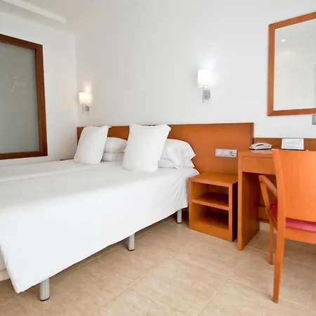 Hotel Jeni & Restaurant Es Mercadal