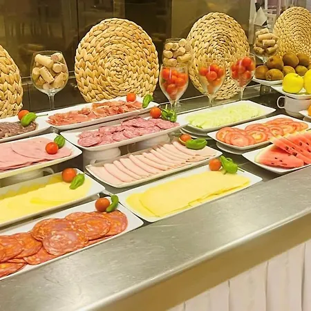 Jeni & Restaurant מלון