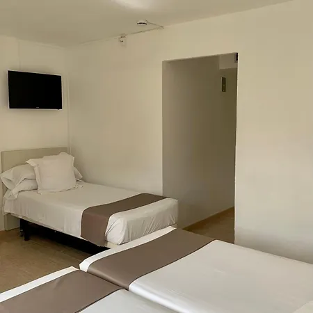 Jeni & Restaurant Hotel Es Mercadal