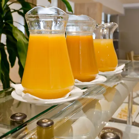 Jeni & Restaurant 3*