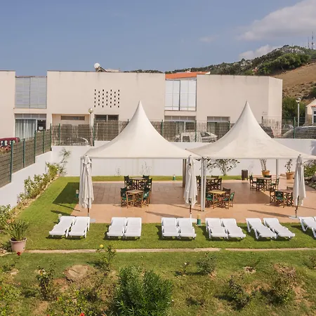 Jeni & Restaurant מלון