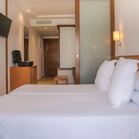 Jeni & Restaurant מלון