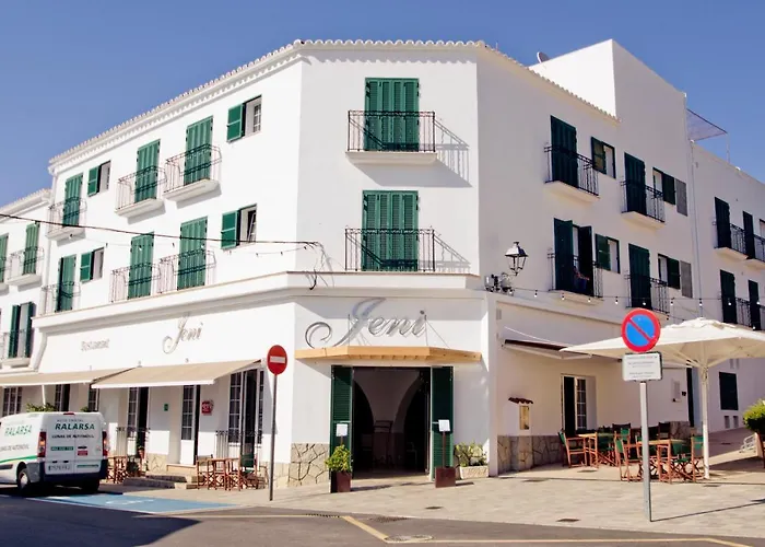 Jeni & Restaurant Hotel Es Mercadal