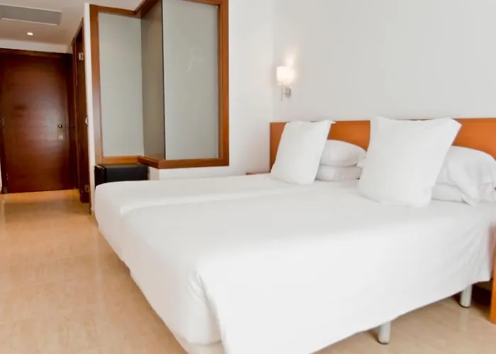 Hotel Jeni & Restaurant Es Mercadal