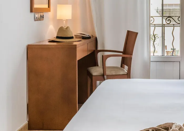 Jeni & Restaurant Es Mercadal