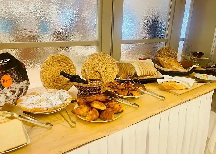 Jeni & Restaurant Hotel