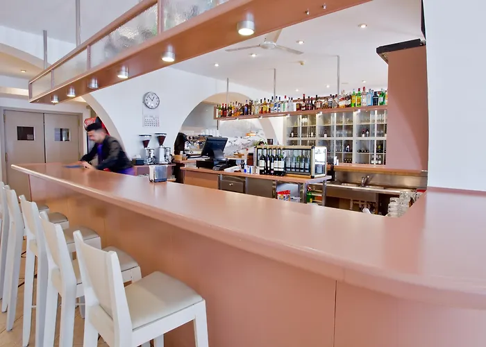 Hotel Jeni & Restaurant 3*