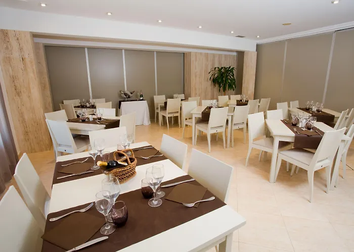 Jeni & Restaurant Es Mercadal