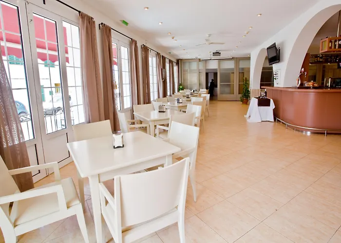 Hotel Jeni & Restaurant Es Mercadal