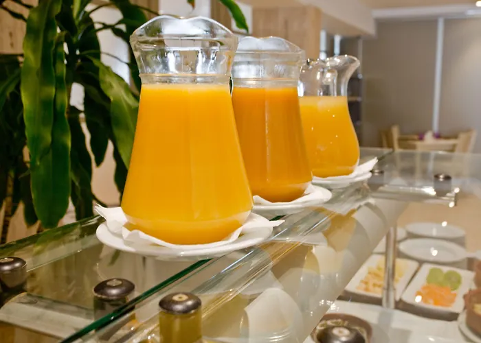 Jeni & Restaurant 3*