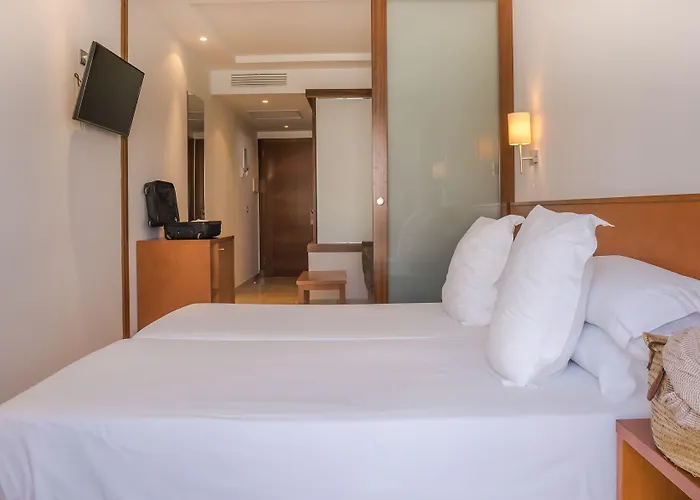 Jeni & Restaurant Hotel