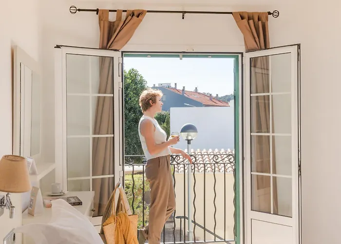 Jeni & Restaurant Hotel